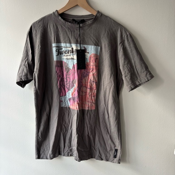 TWENTY MONTREAL Logo Graphic Tee Sz M NWT - Picture 3 of 8